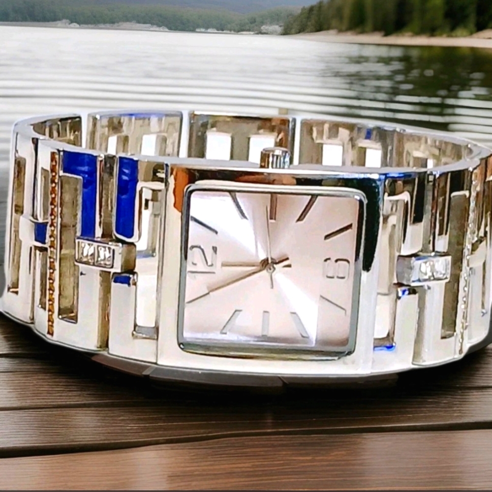 Bright Silvertone  6.75" Geometric Bracelet Watch W/ Extra Extension Link